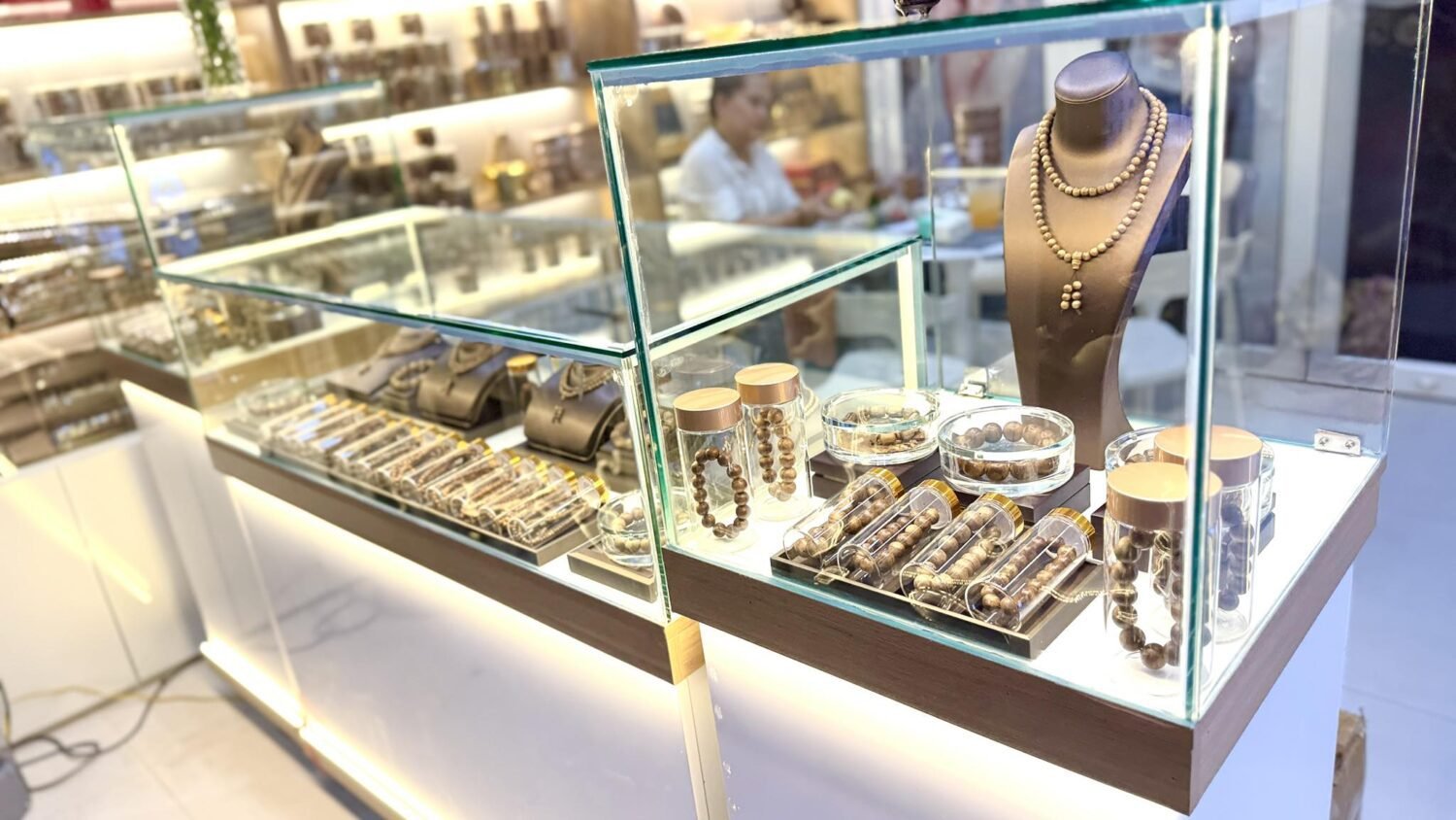 Cửa Hàng Trầm Hương Thịnh Vượng | TPHCM 503735592 689324870578055 9112129386425957293 n scaled