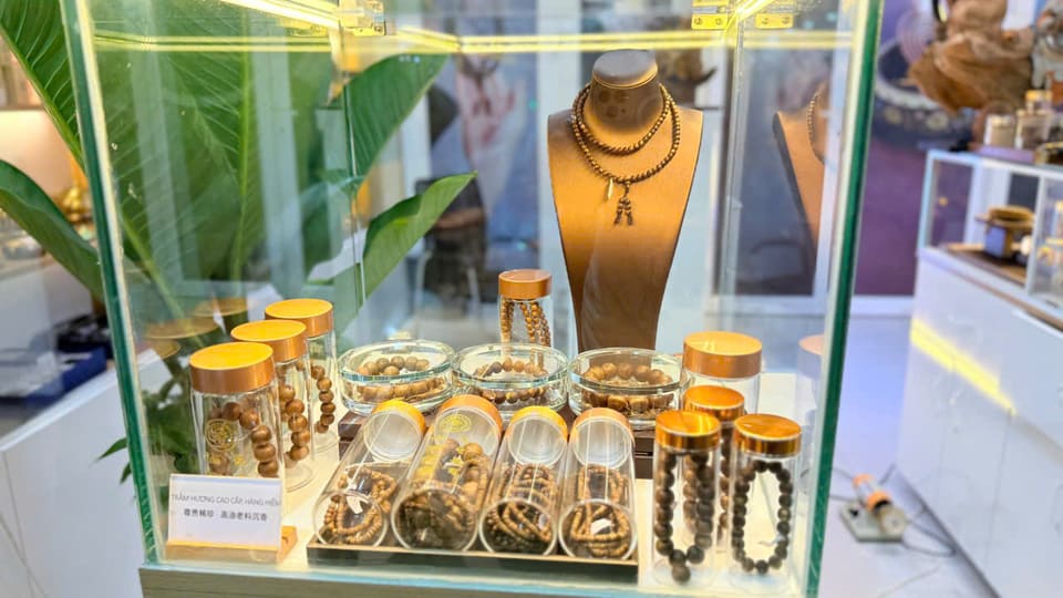 hinh showroom thuc te tram huong thinh vuong 8 |