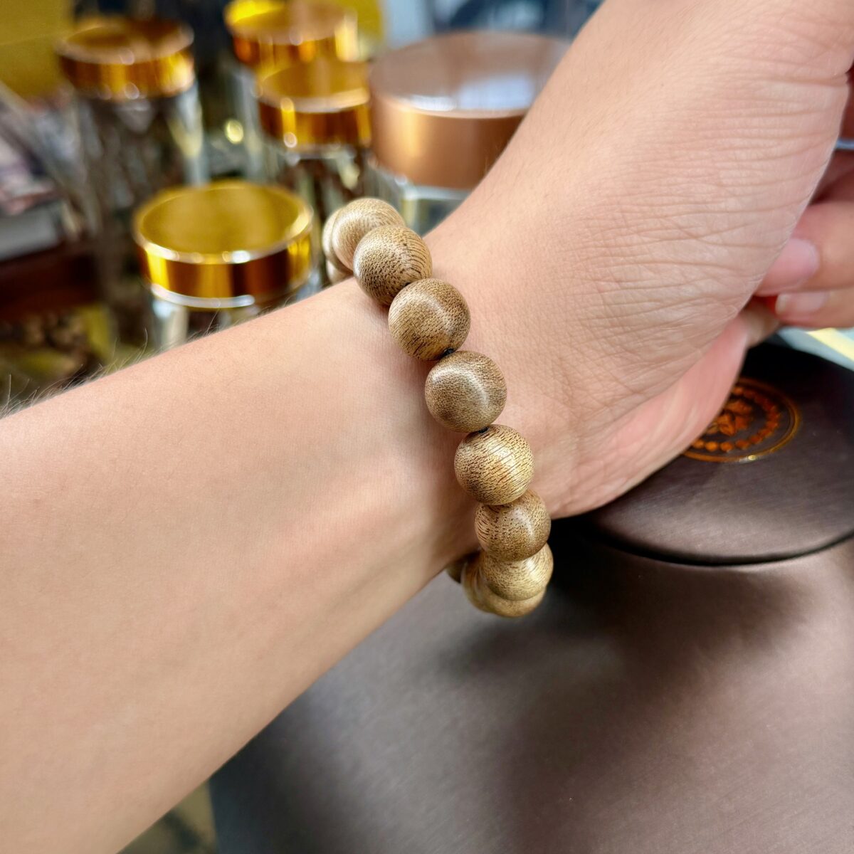 Vòng tay trầm hương Banh Cam Cao Cấp - Vòng Đơn Size 12mm - Ảnh 2