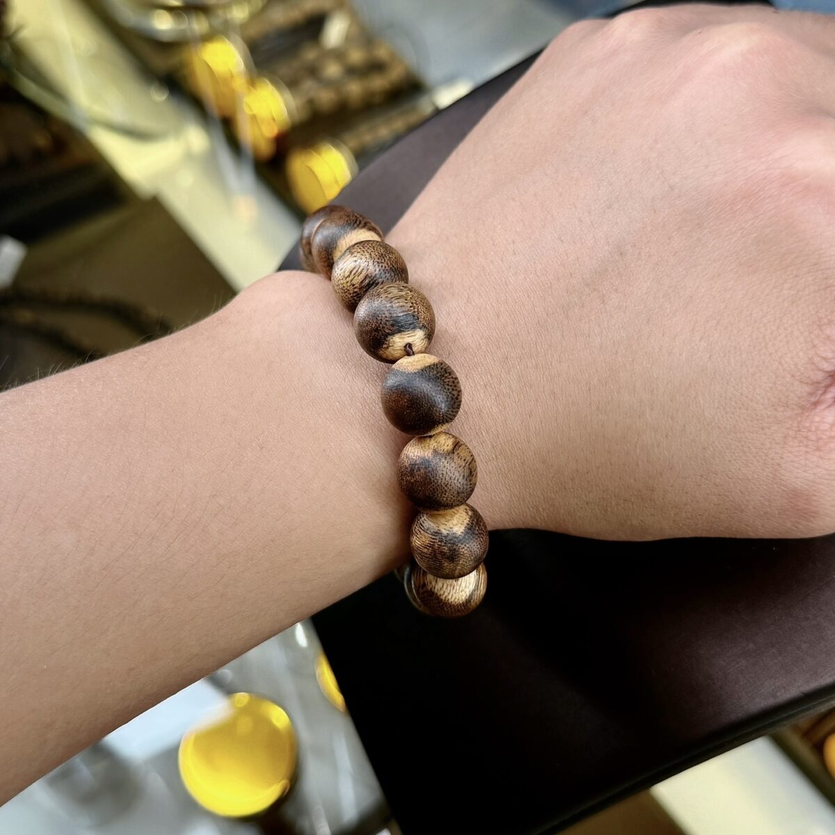 Vòng tay trầm hương Bông Cận Chìm, Dầu Rục Dẻo - Vòng Đơn Size 12mm - Ảnh 2
